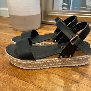 Platform sandals